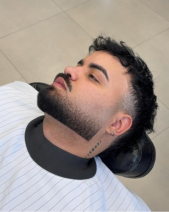 Curly Top + Neckline Fade