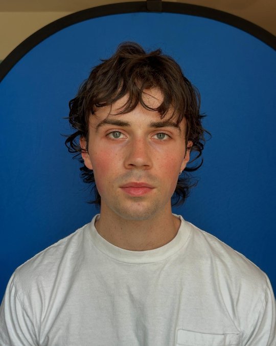 Short Wavy Shag With Wispy Fringe