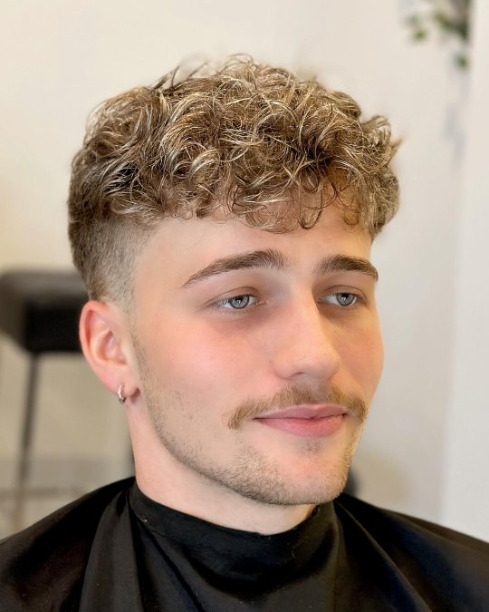 Sandy Blonde Curly Crop