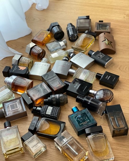 Everyday Designer Cologne Pile